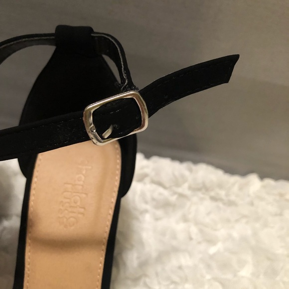 Heels - Picture 5 of 8